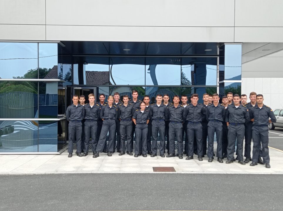 Visita profesional de alumnos de segundo curso a las instalaciones de URO Vehículos Especiales S. A.