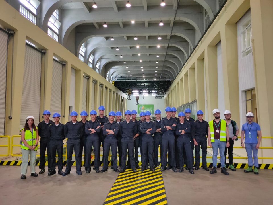 Visita profesional de alumnos de segundo curso a la Central Hidroeléctrica de San Esteban