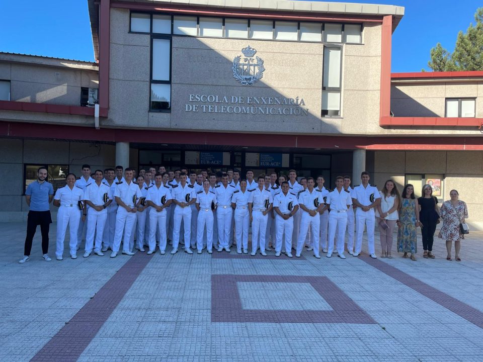 Visita profesional de los alumnos de primer curso a la Escuela de Ingeniería de Telecomunicación y a la Escuela de Ingeniería Industrial