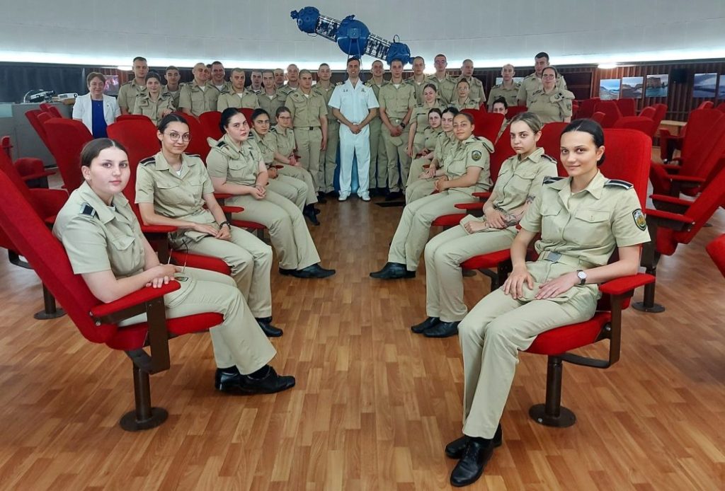 Seminario de Navegación Astronómica en la Academia Naval Búlgara «Nikola Vaptsarov»